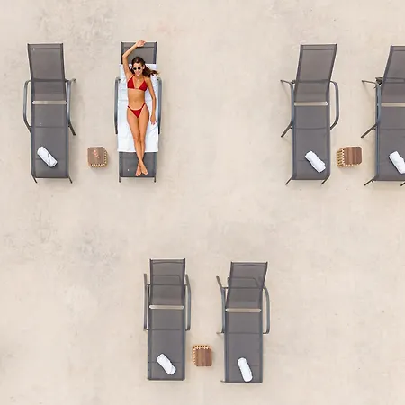 Nelblu Flamingo Suites